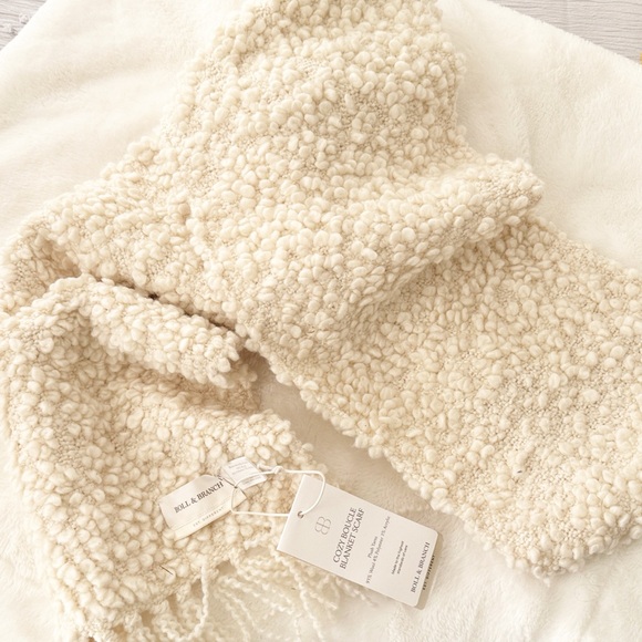 Boll & branch white cream boucle wool blanket scarf NWT - Picture 2 of 5